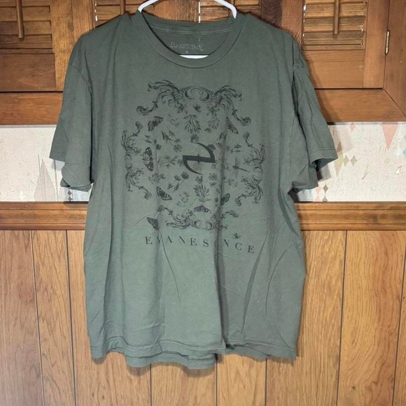 Hot Topic Tops - Green‎ Evanesence band tee Size XL